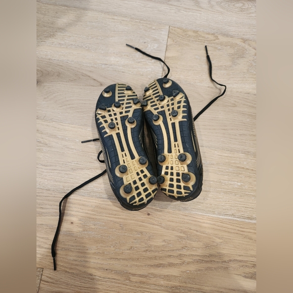 LOTTO | Football / Soccer Cleats - Picture 4 of 5